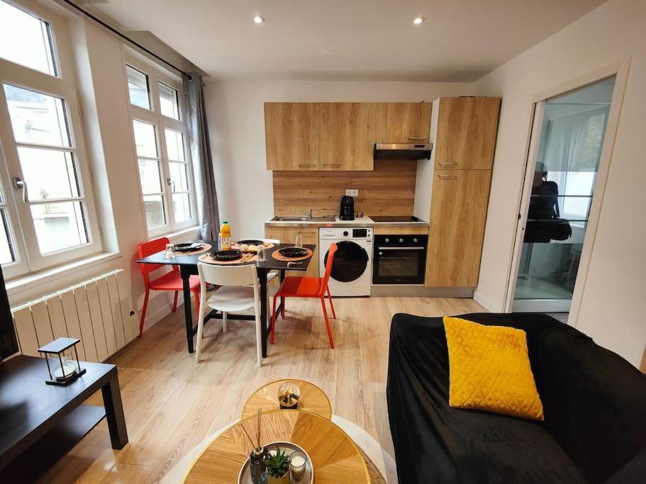 La Feline - Duplex - Vieux Valenciennes - Familial Appartement Buitenkant foto