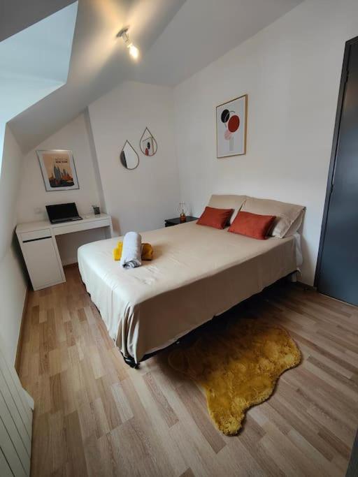 La Feline - Duplex - Vieux Valenciennes - Familial Appartement Buitenkant foto